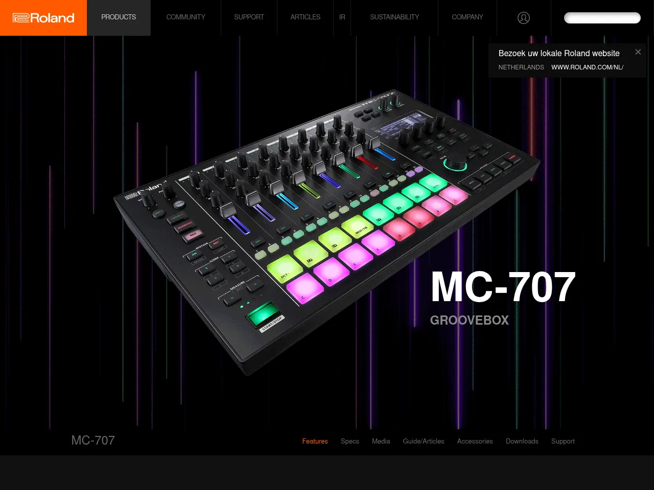 Roland MC-707 Groovebox